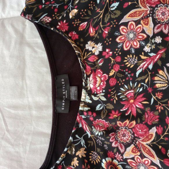 Floral flutter sleeve tank blouse - Picture 4 of 5